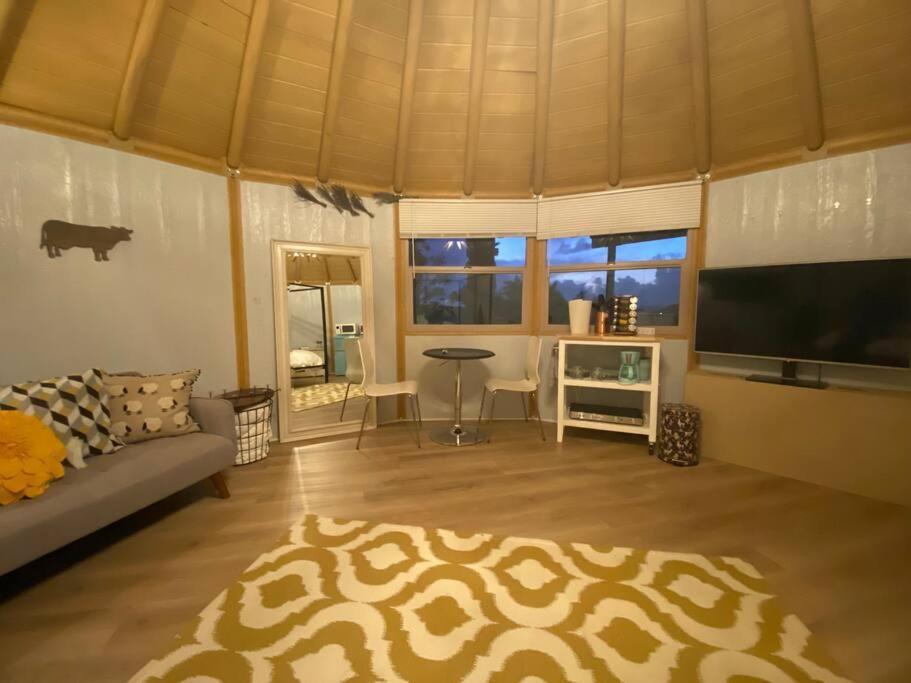 Villa Glamping-Sky Dome Yurt-Tiny House-2 By Lavenders Field Valley Center Exterior foto